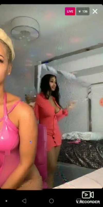 Katt having fun