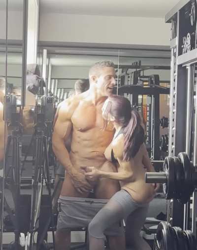 I fucked my step sis when we were working out!🤪