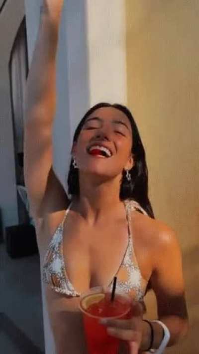 I&rsquo;d love to suck on her cherries