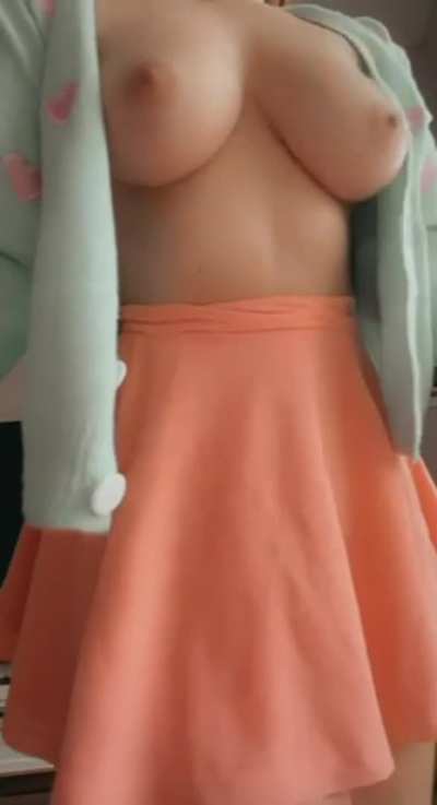 I may dress innocent but I promise I&rsquo;m fuckdoll material [reveal]
