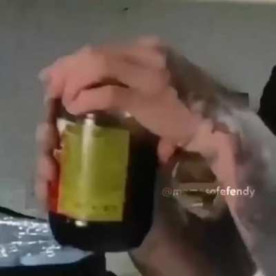Kimya ve biyolojik profes&ouml;r&uuml; sir benekli ayhan