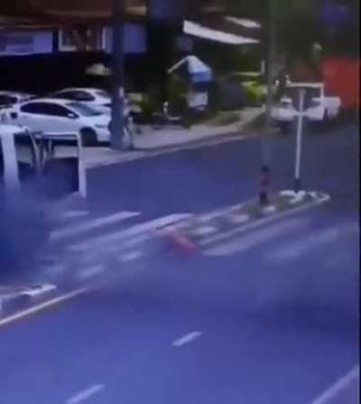 X-post from r/WTF electrocution