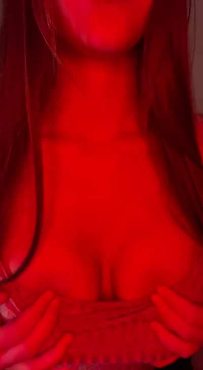 one lucky redditor, may help me undress today😌😇