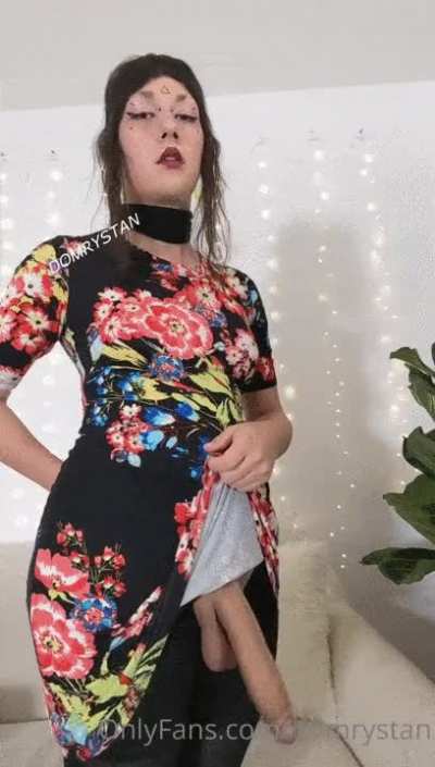 [reddit] how would a woman like this take over my whole life? Let’s trade pics and make a story about it.