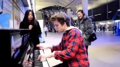 This freestyle piano of "Dance Monkey" by Peterbuka.