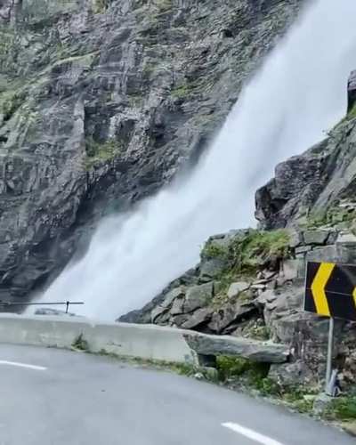 Driving through Norway&rsquo;s Fjords