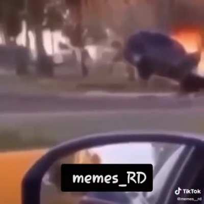 😡