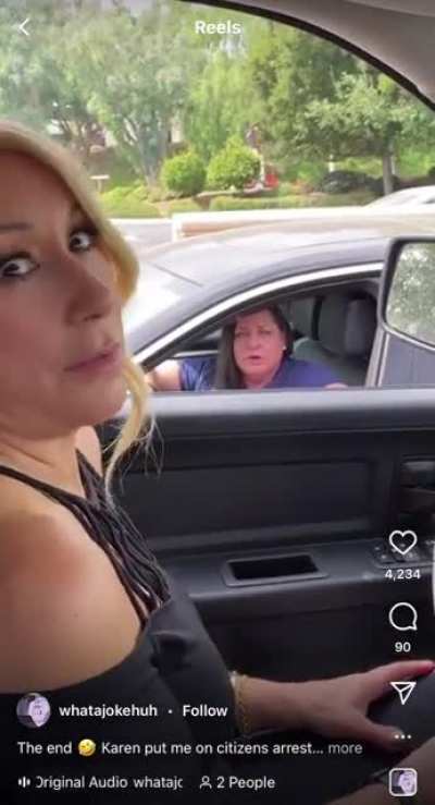 Stop filming criiiinge