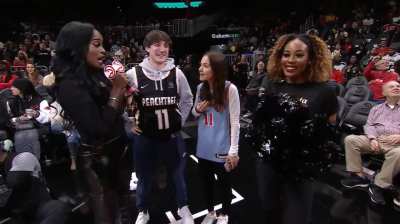 [Highlight] Hawks fan tries his best to name aged celebrity photos