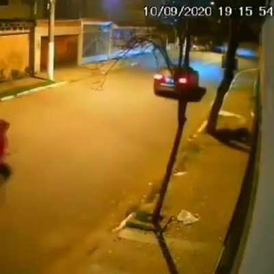 Carjacker with gun vs car