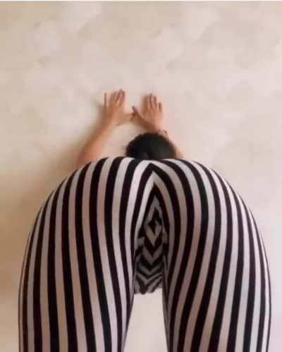 Anyone know her name ?
