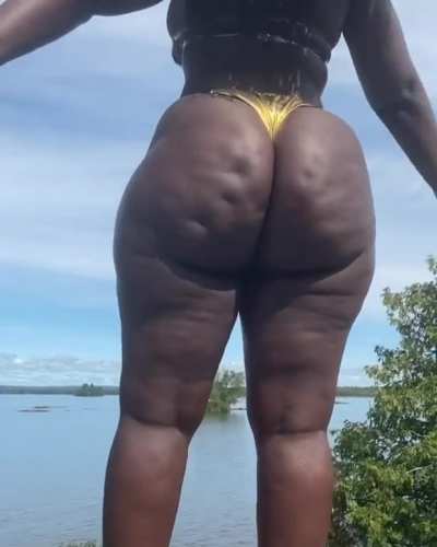 Curvyandnatural