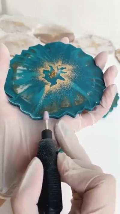 Making Teal &amp;amp; Gold Agate Inspired Epoxy Resin Coasters