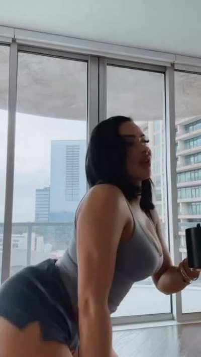 her shit too crazy