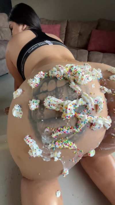 It's time for a creamy TX ass feast