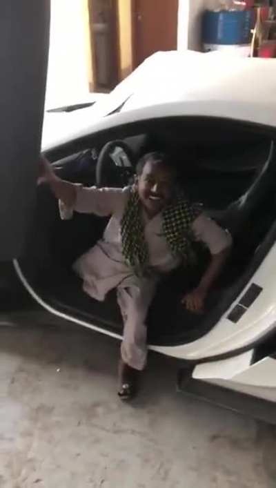 Car, car, car. Mia, mia, mia...
