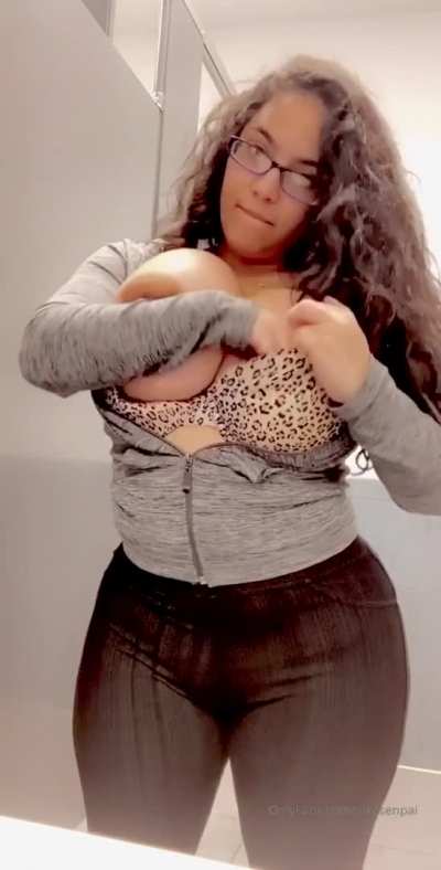 Thick &amp;amp; Busty