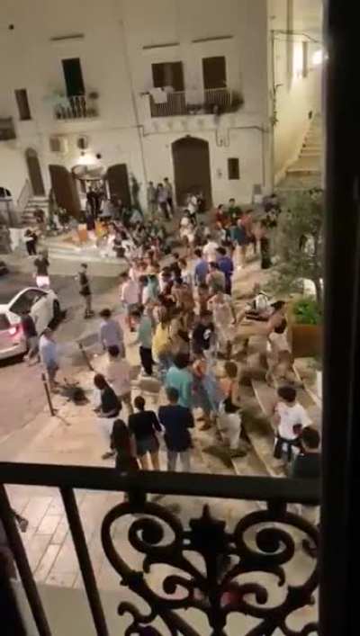 Ostuni, Italy, 4AM in the morning, citizen kindly asks youths to turn off the music because he want to sleep