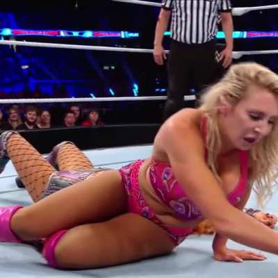 Charlotte Flair: Super Showdown [3 MIC]