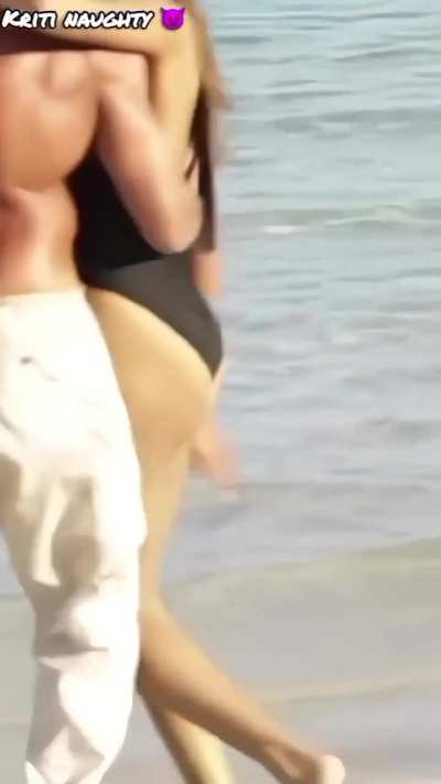 Deepika Padukone sexy gaand 