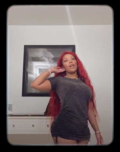 Still not over this live yo she was horny af ❤️📦💯