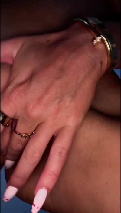 I'll let you do me raw if you eat my pussy first
