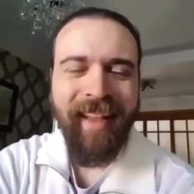 Luba na TurmaFeira: "Haha agora vamos rir de vcs! Ops COM voc&ecirc;s hehe." Luba na MemeFeira sendo zoado: