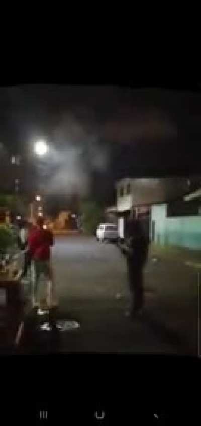 Fiesta de a&ntilde;o nuevo en latinoamerica be like: