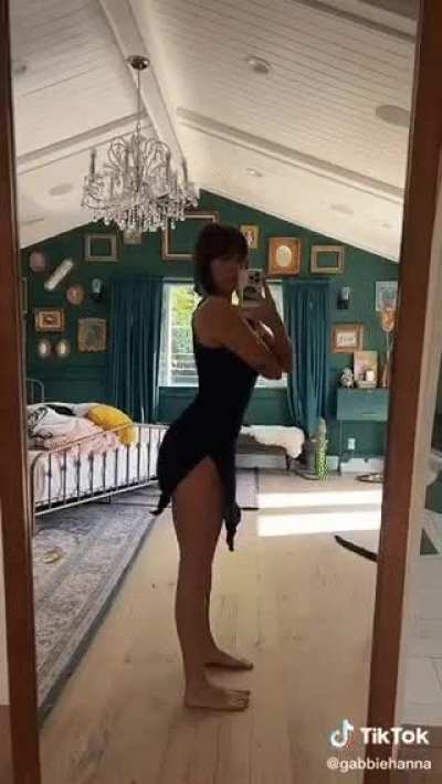 Think she’s gone back to “semi<wbr>-norm<wbr>al” Gabbie