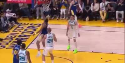 Jordan Poole when looking at baddies = Prime Curry.