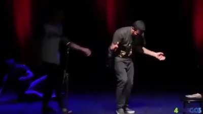 TE APRESENTO MEU AMIGO