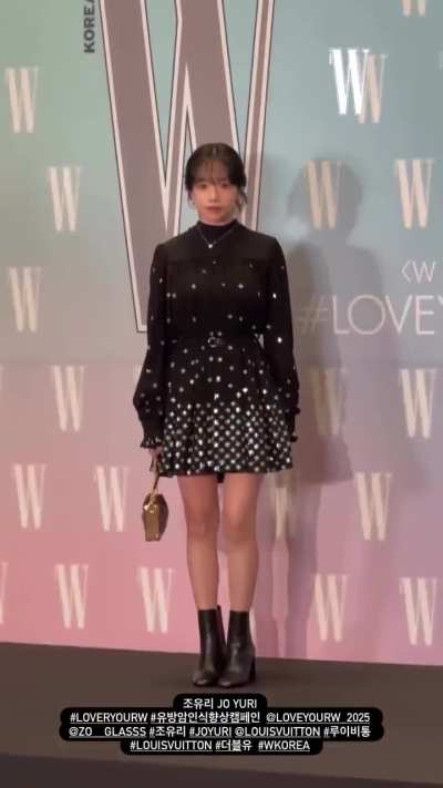 251015 wkorea Instagram Story Update with Jo Yuri - LOVE YOUR W 2025 Red Carpet