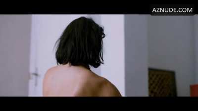 Gemma Arterton strips for Adele Exarchopoulos