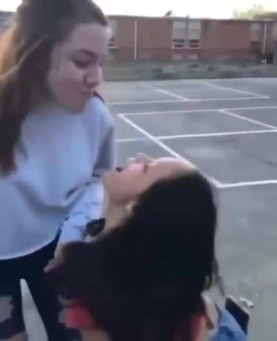 Faţa pe care o faci c&acirc;nd nu poţi să te hotărăşti pe care ştoarfă s-o iei de nevastă