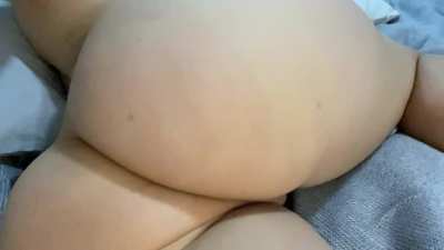 My wet pussy lips sticking together as I twerk