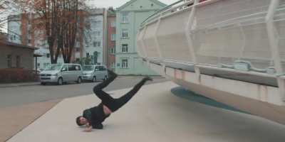 Trying to incorporate breakdance moves in freerunning