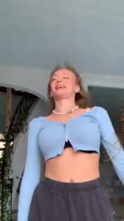 New vid love her “dance”