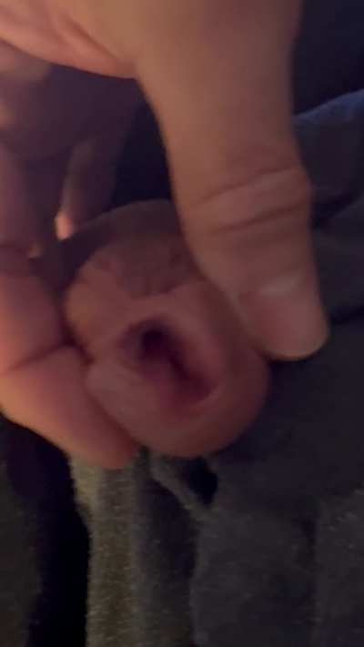 Pinky fun with a nice gape