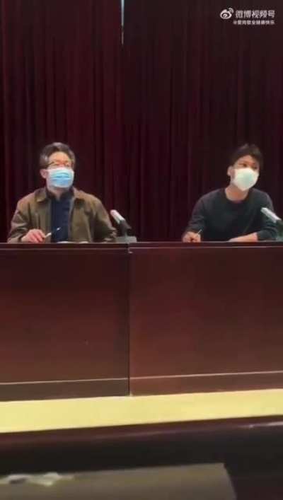 "叫你回家就回家，都不知道自个儿他妈姓什么了？政府免费核酸还不知道感恩"