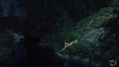 Kirsten Dunst, nude