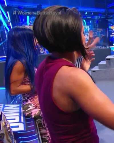 Bayley &amp;amp; Sasha Banks 🤷&zwj;♂️ 😧