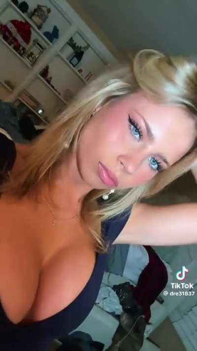 Sexy Big Tit Bop