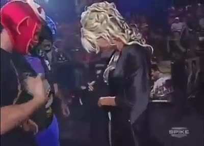 Angelina Love &eth;&copy;&micro;&eth;&curren;&eth;&curren;