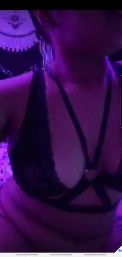 Insta model