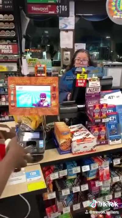 People will do anything for the camera 🤦🏾&zwj;♂️🤦🏾&zwj;♂️