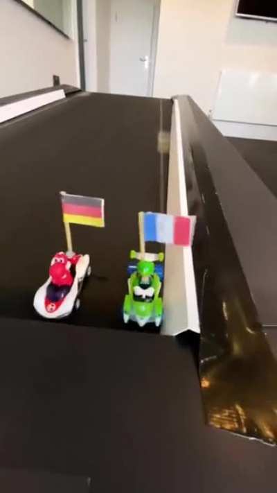 Car treadmill Race