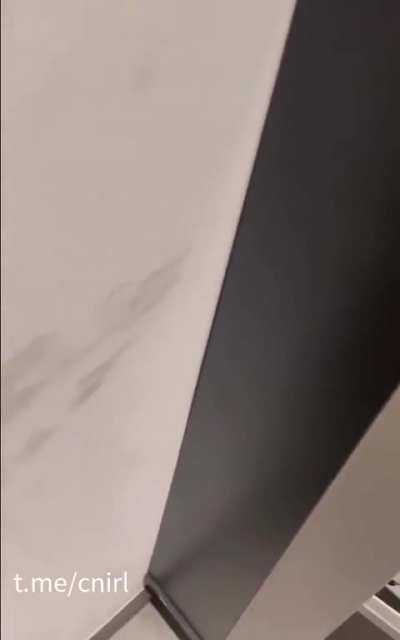 网友吐槽：和老婆分居状态，带孩子去找妈妈，结果发现和别的男人睡在一起！