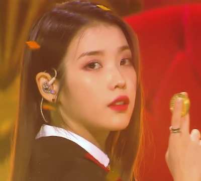 IU