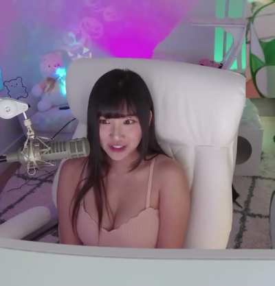 Oh, to be able to see Aria&rsquo;s yearbook photo 🤣