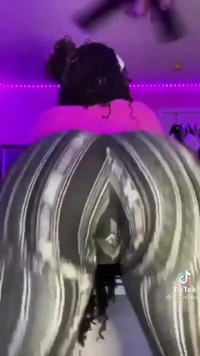 Oh my gawd 😨🍑